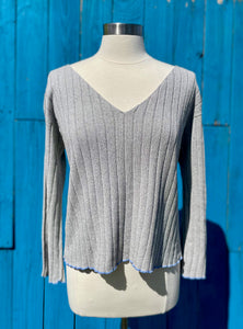 The Cotton Ribbed V-neck with Trim